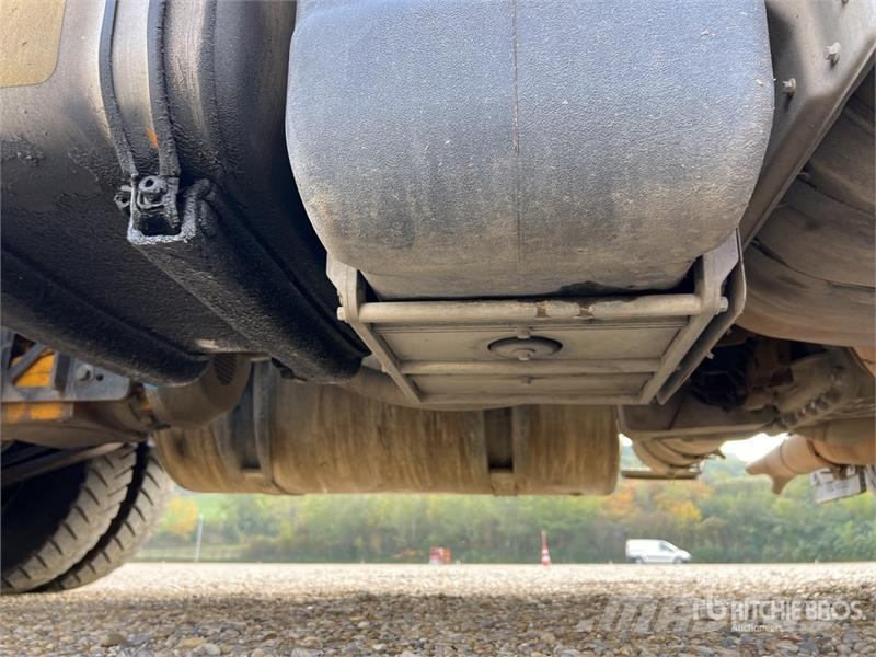 Renault T460 COMFORT 4x2 Tracteur Routier Cabine Couchette Vlačilci