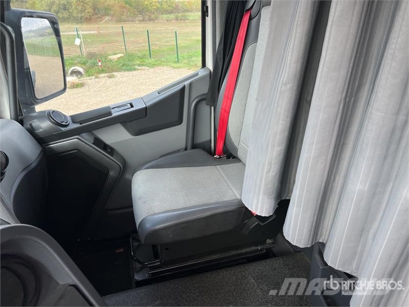 Renault T460 COMFORT 4x2 Tracteur Routier Cabine Couchette Vlačilci