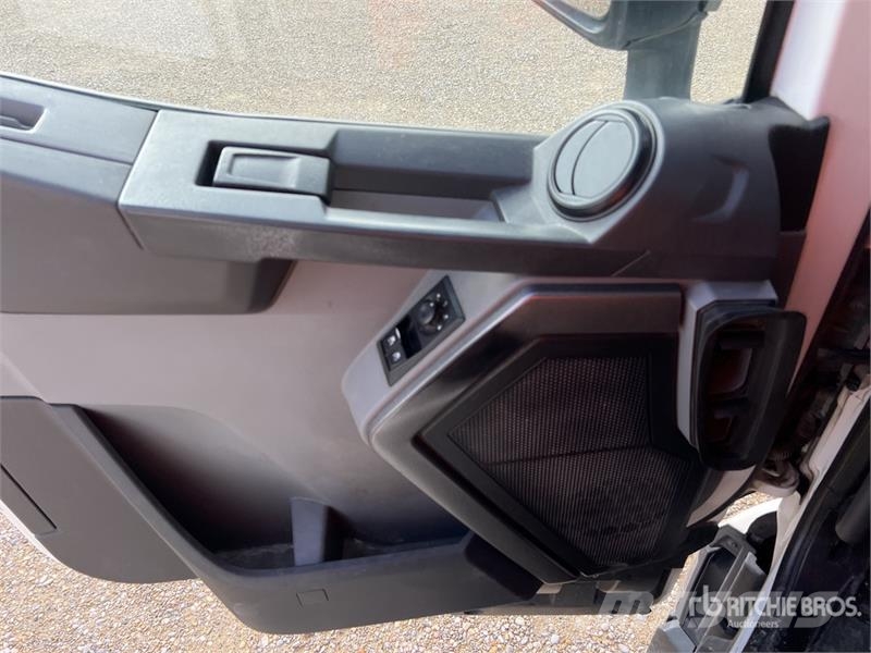 Renault T460 COMFORT 4x2 Tracteur Routier Cabine Couchette Vlačilci