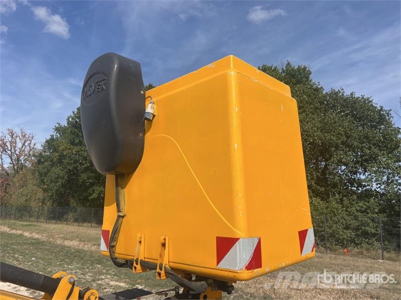Renault TLR 16 16 m on Renault Maxity 120 DXI Camion Nacel Avtokošare
