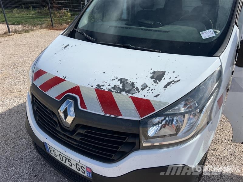 Renault Trafic Lätta skåpbilar