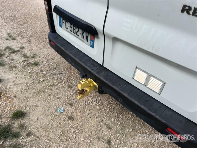 Renault Trafic Lätta skåpbilar