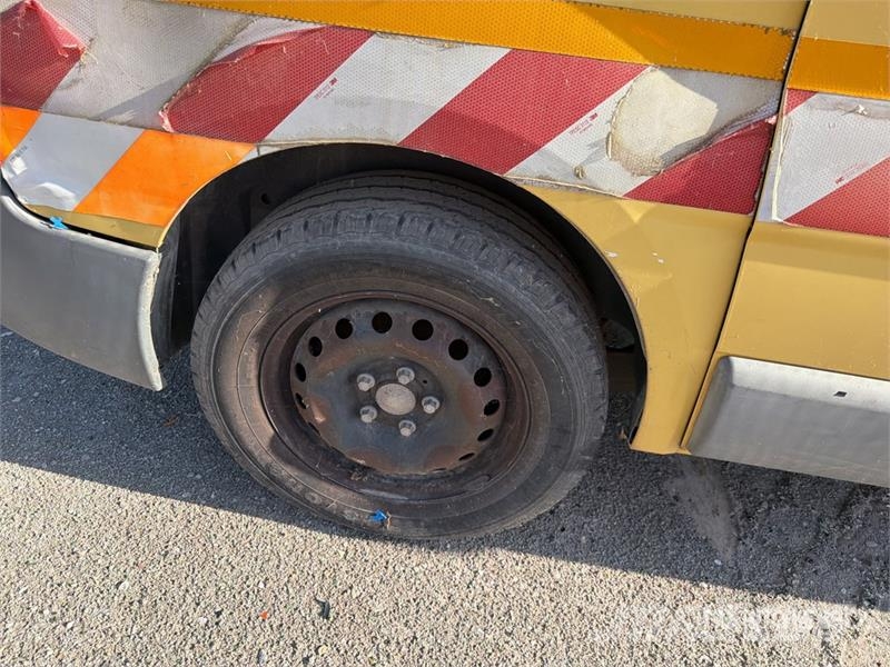 Renault Trafic شاحنة مقفلة