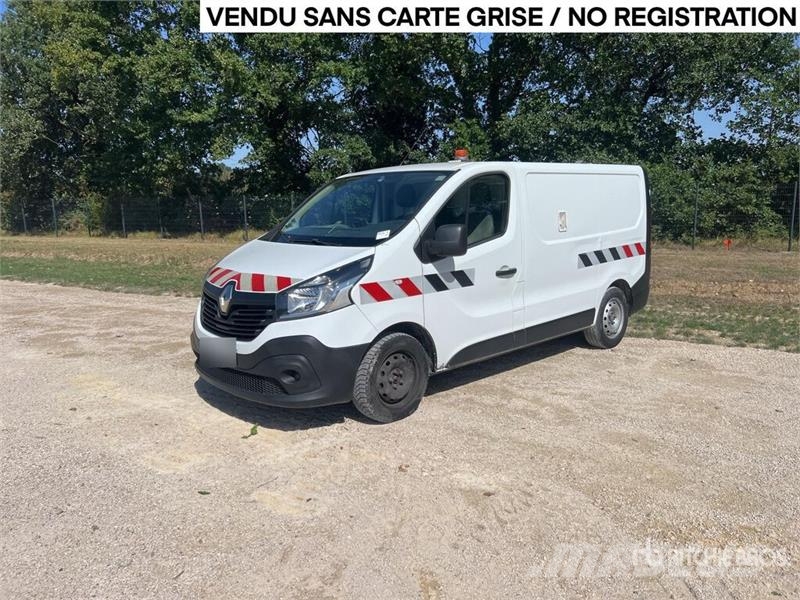 Renault Trafic شاحنة مقفلة