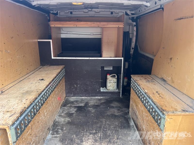 Renault Trafic شاحنة مقفلة