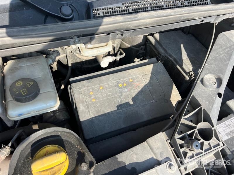 Renault Trafic 9 Passenger Van Gesloten bedrijfswagens