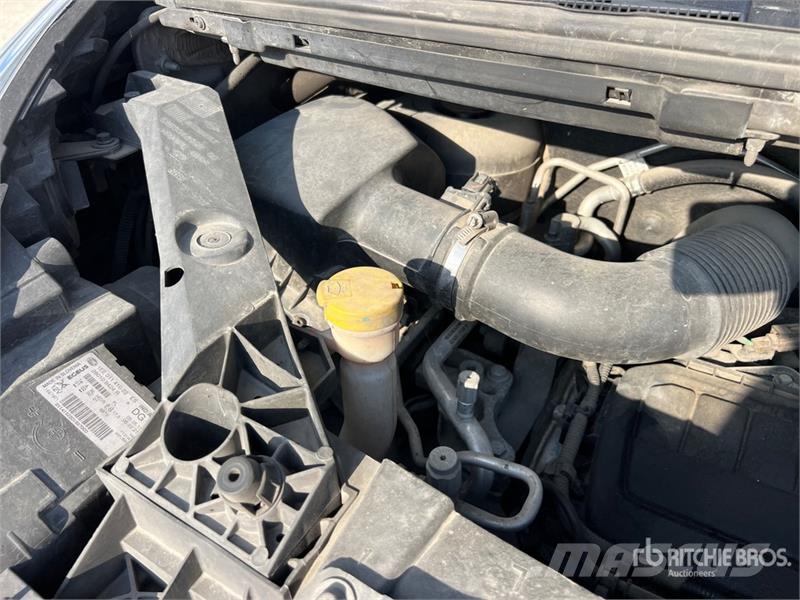 Renault Trafic 9 Passenger Van Gesloten bedrijfswagens