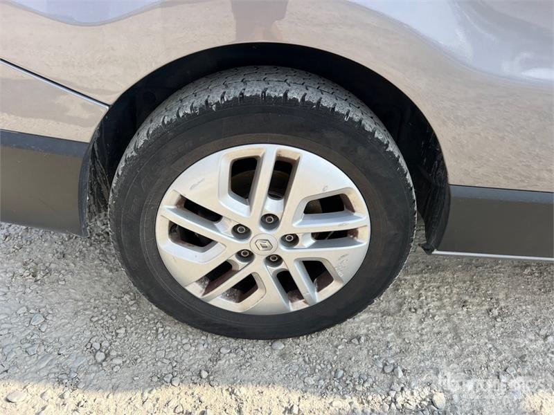Renault Trafic 9 Passenger Van Gesloten bedrijfswagens