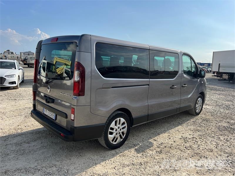 Renault Trafic 9 Passenger Van Gesloten bedrijfswagens