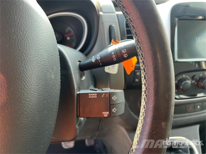 Renault Trafic 9 Passenger Van Gesloten bedrijfswagens