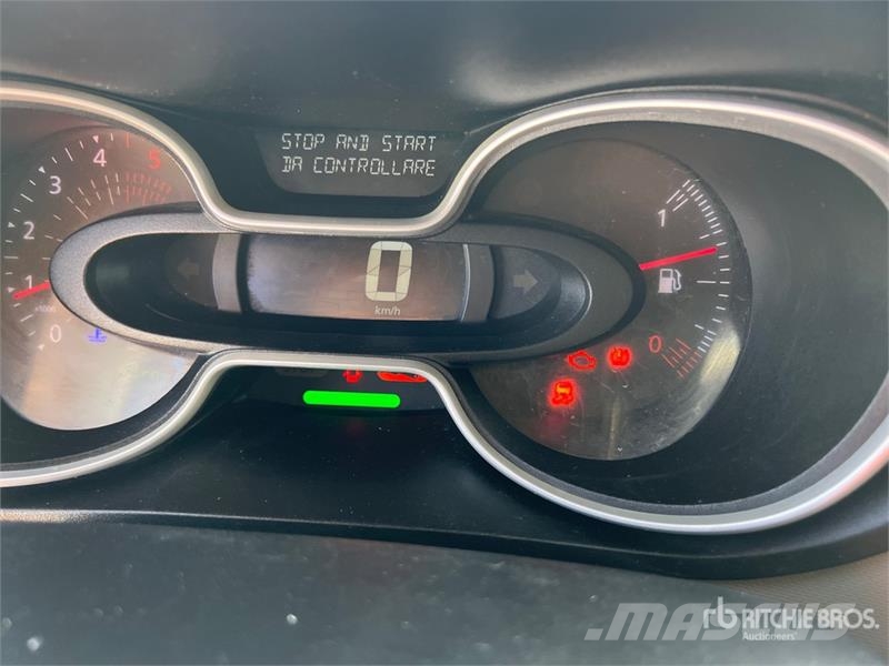 Renault Trafic 9 Passenger Van Gesloten bedrijfswagens