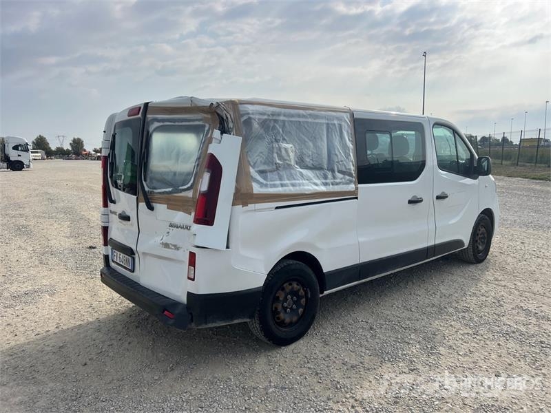 Renault Trafic 9 Passenger Van Panel vans
