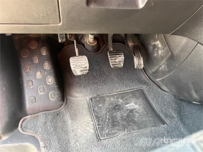 Renault Trafic 9 Passenger Van Panel vans