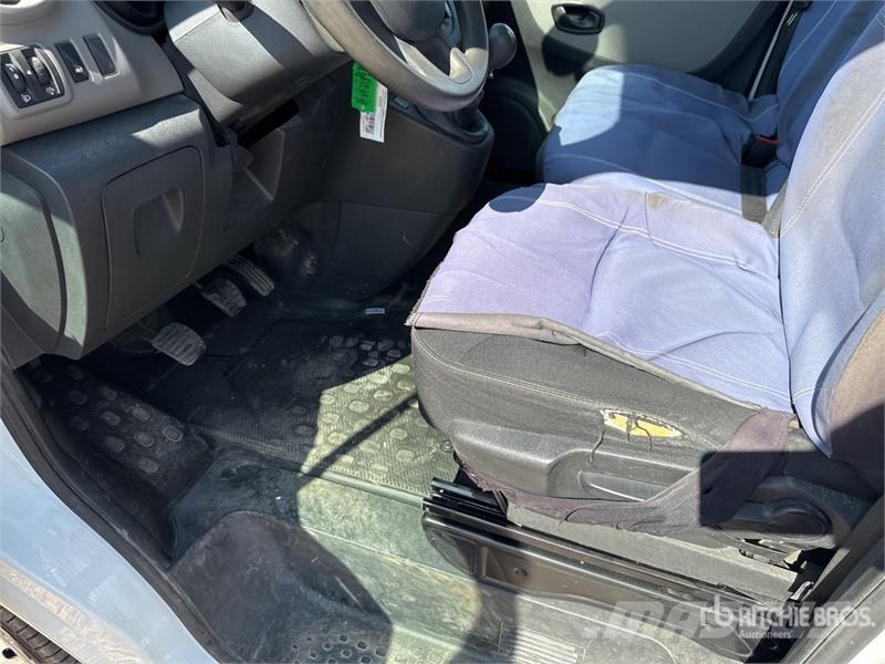 Renault Trafic dCi 145 Vehicule Utilitaire Cargo Van (Inop Varebiler