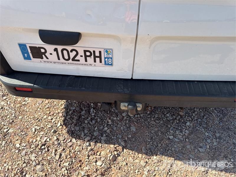Renault Trafic dCi 145 Vehicule Utilitaire Cargo Van (Inop Varebiler