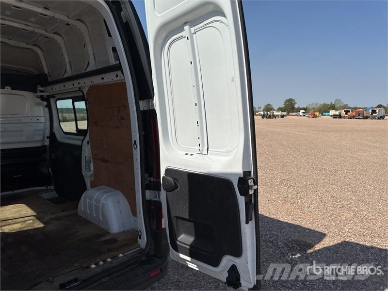 Renault Trafic dCi 145 Vehicule Utilitaire Cargo Van (Inop Varebiler