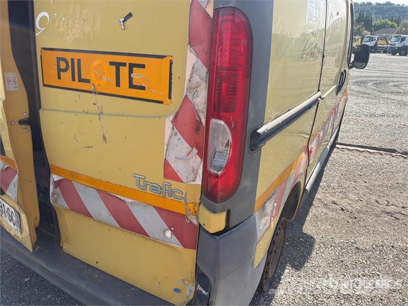 Renault Trafic dci 150 Vehicule Utilitaire Cargo Van (Inop Varebiler