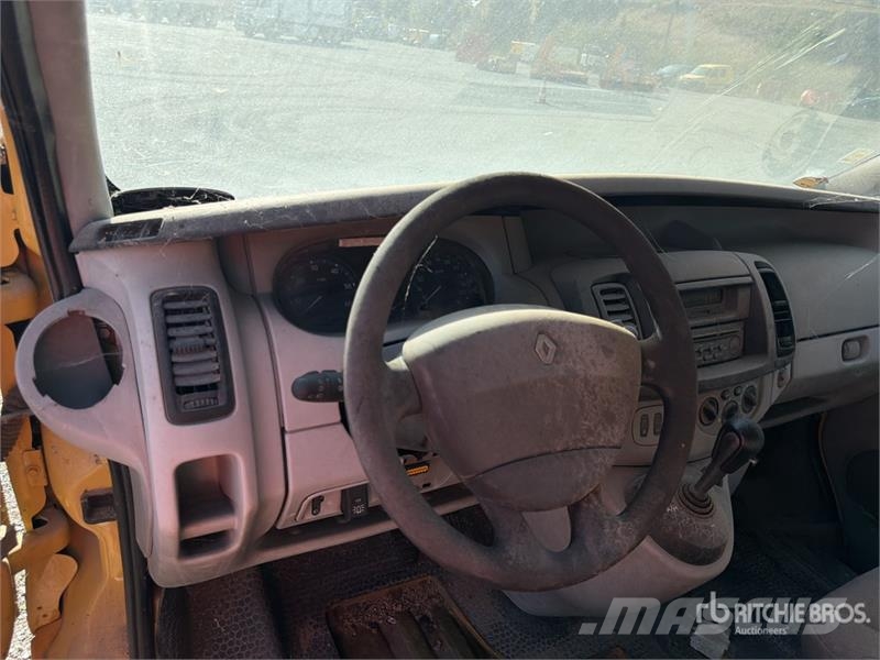 Renault Trafic dci 150 Vehicule Utilitaire Cargo Van (Inop Varebiler