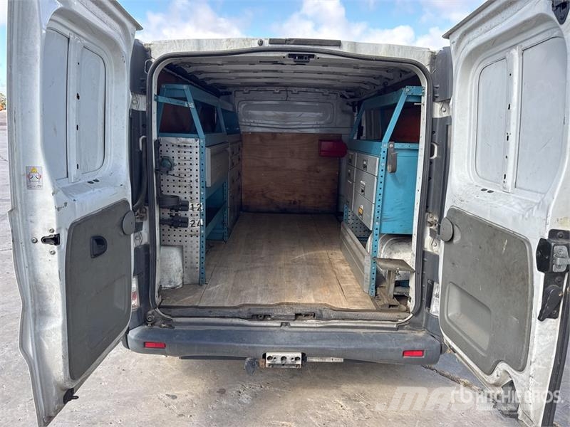 Renault Trafic dCi 80 Vehicule Utilitaire Cargo Van Varebiler