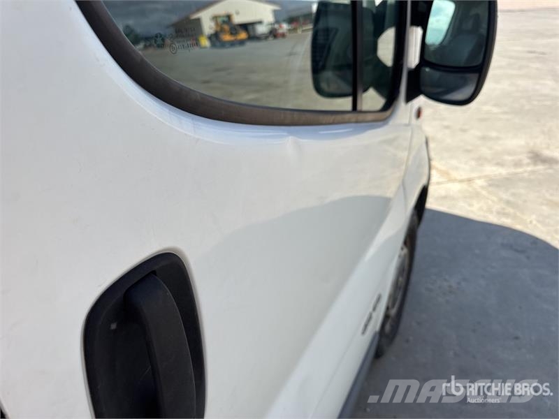 Renault Trafic dCi 80 Vehicule Utilitaire Cargo Van Varebiler