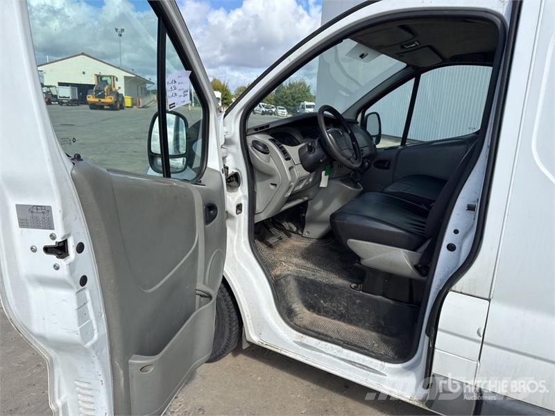 Renault Trafic dCi 80 Vehicule Utilitaire Cargo Van Varebiler
