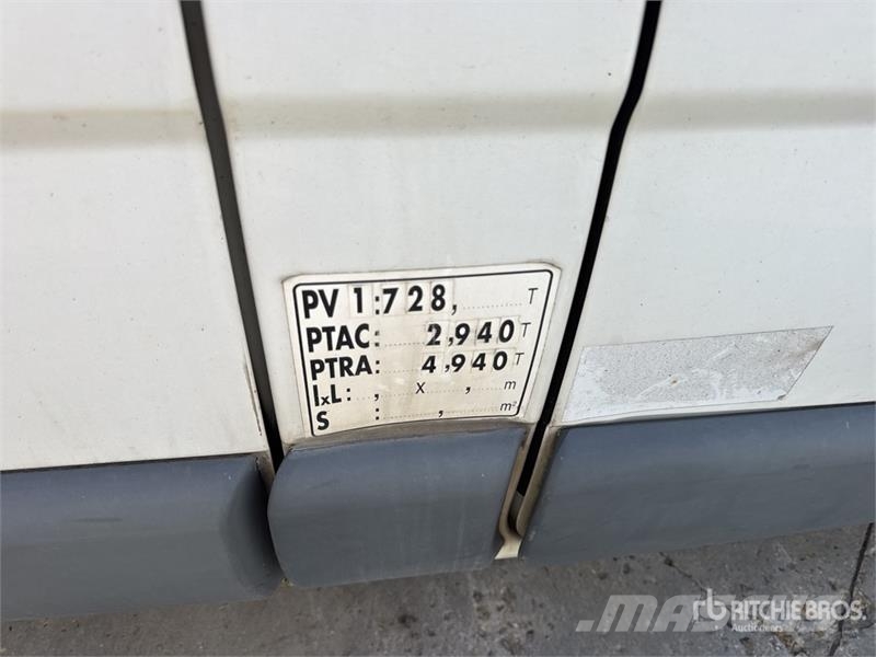 Renault Trafic dCi80 Vehicule Utilitaire Cargo Van Furgões