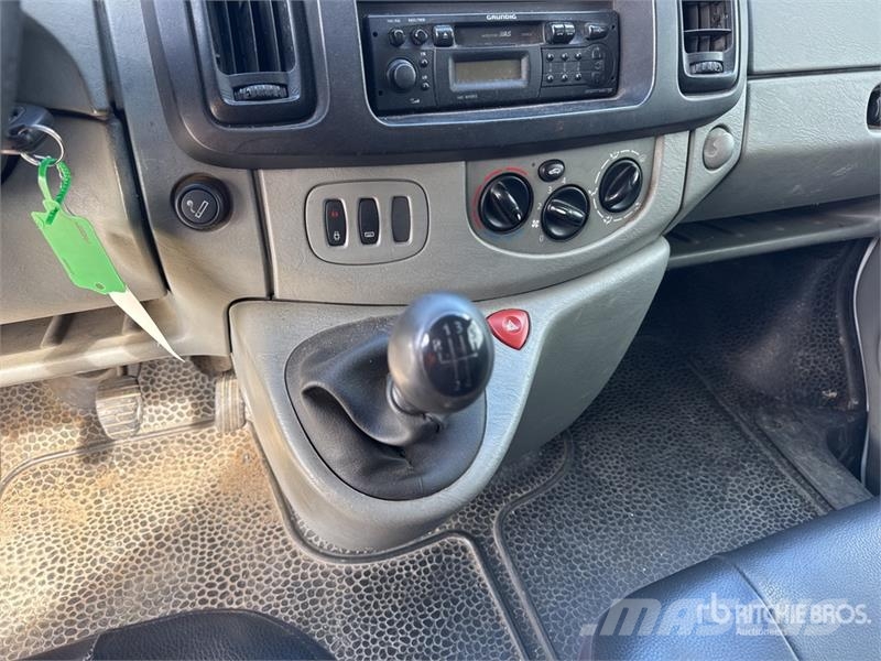 Renault Trafic dCi80 Vehicule Utilitaire Cargo Van Furgões