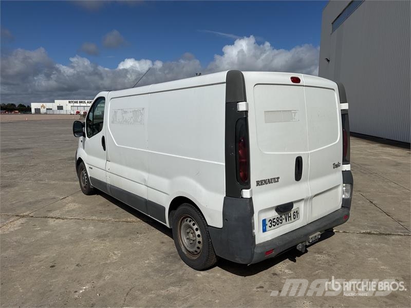 Renault Trafic dCi80 Vehicule Utilitaire Cargo Van Furgões