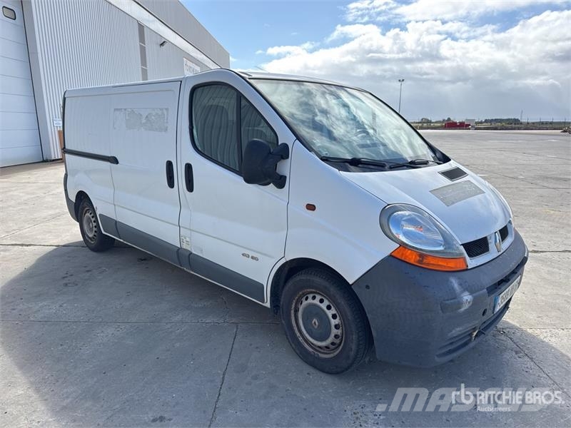 Renault Trafic dCi80 Vehicule Utilitaire Cargo Van Furgões