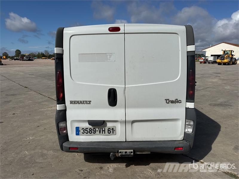 Renault Trafic dCi80 Vehicule Utilitaire Cargo Van Furgões
