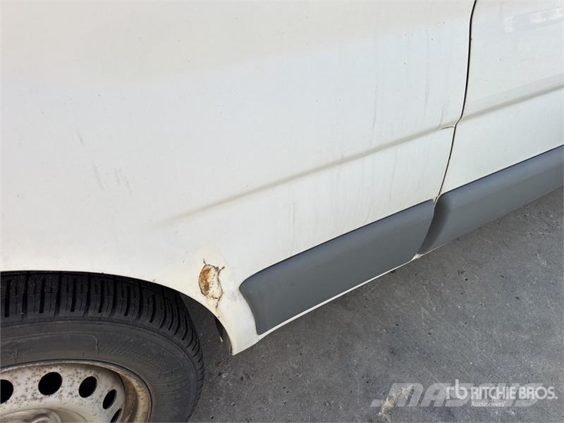 Renault Trafic dCi80 Vehicule Utilitaire Cargo Van Furgões