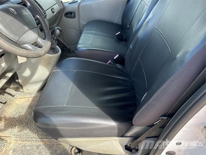 Renault Trafic dCi80 Vehicule Utilitaire Cargo Van Furgões