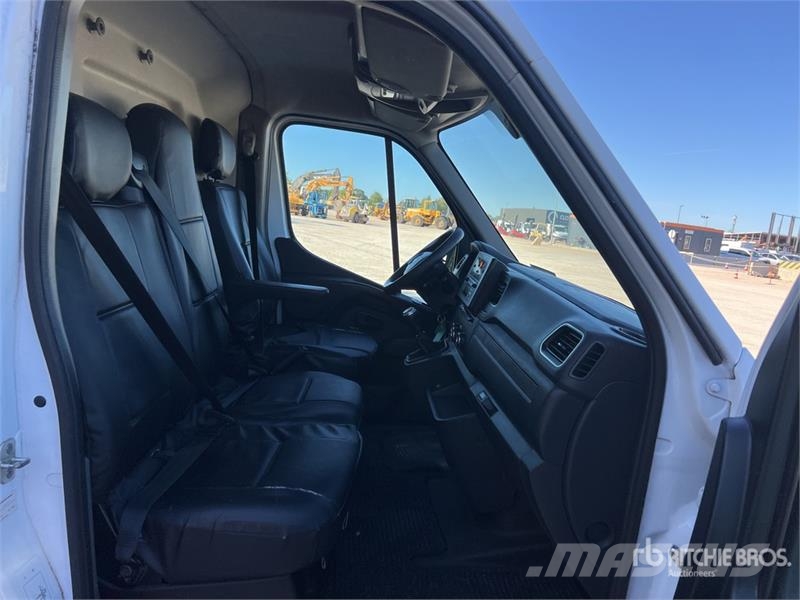 Renault VTL-135 EVO 13.2 m on Renault Master Camion Nacell 车载式高空作业车