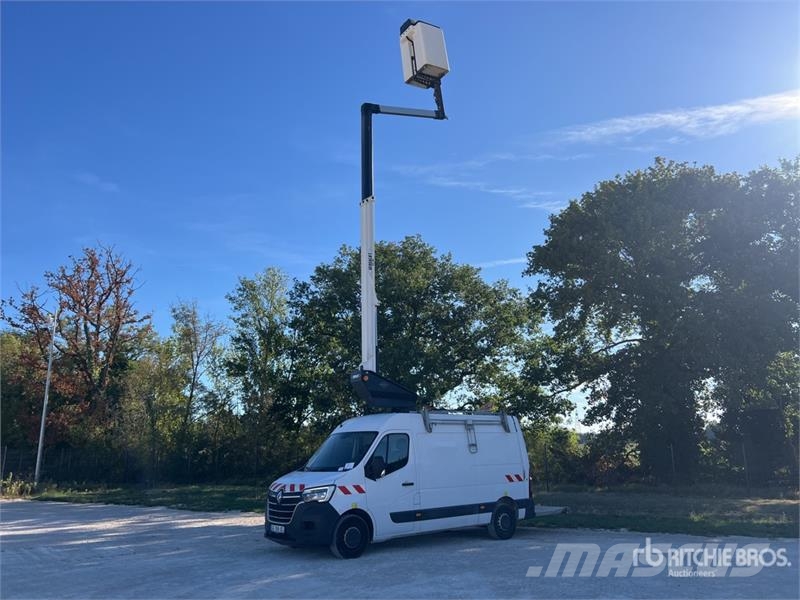 Renault VTL-135 EVO 13.2 m on Renault Master Camion Nacell 车载式高空作业车