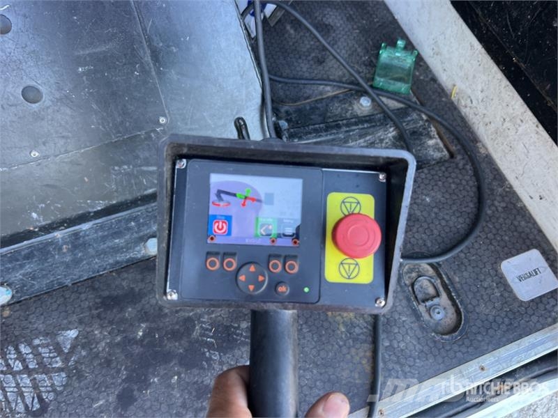 Renault VTL-135 EVO 13.2 m on Renault Master Camion Nacell 车载式高空作业车