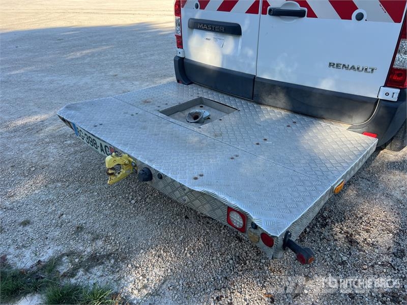 Renault VTL-135 EVO 13.2 m on Renault Master Camion Nacell 车载式高空作业车