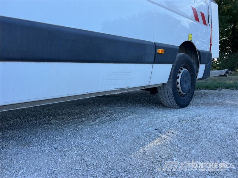 Renault VTL-135 EVO 13.2 m on Renault Master Camion Nacell 车载式高空作业车