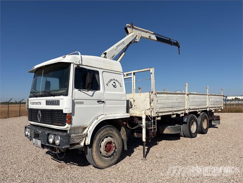 Renault Z.10000.0 on Renault DG-320.26 6x4 Flatbed Truck w Автокранове