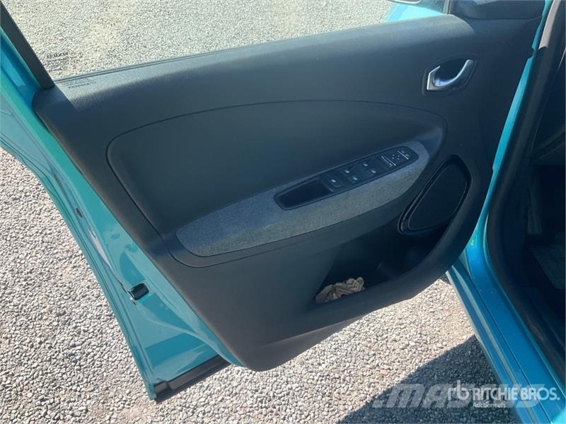Renault Zoe R135 EL Intens 52 KWh Electric Automobile Masini