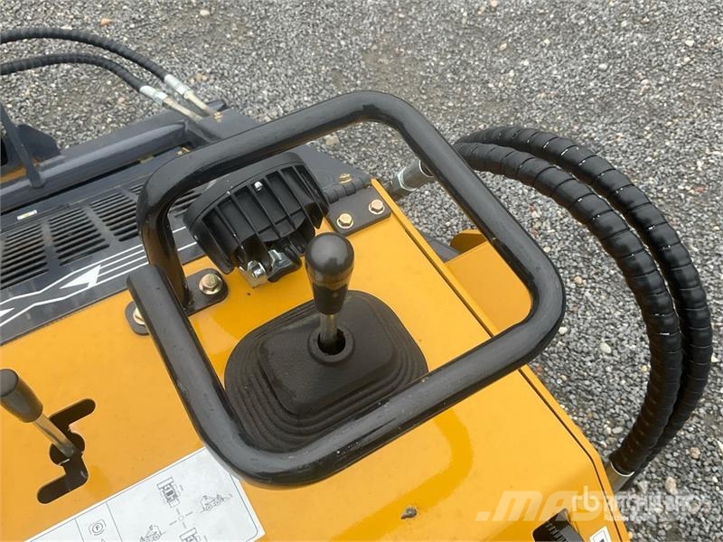 Rexus X480 Mini Compact Track Loader (Unused) Lietoti riteņu kompaktiekrāvēji