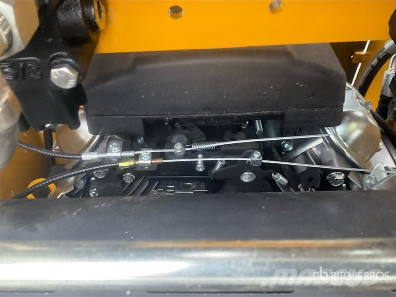 Rexus YF380 Mini Compact Track Loader (Unused) Lietoti riteņu kompaktiekrāvēji