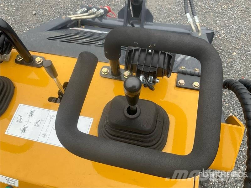 Rexus YF380 Mini Compact Track Loader (Unused) Lietoti riteņu kompaktiekrāvēji
