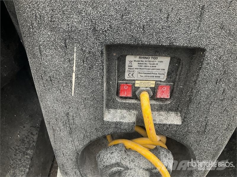 Rhino of (10) Rhino TQ3 Space Heater معدات التسخين والإذابة
