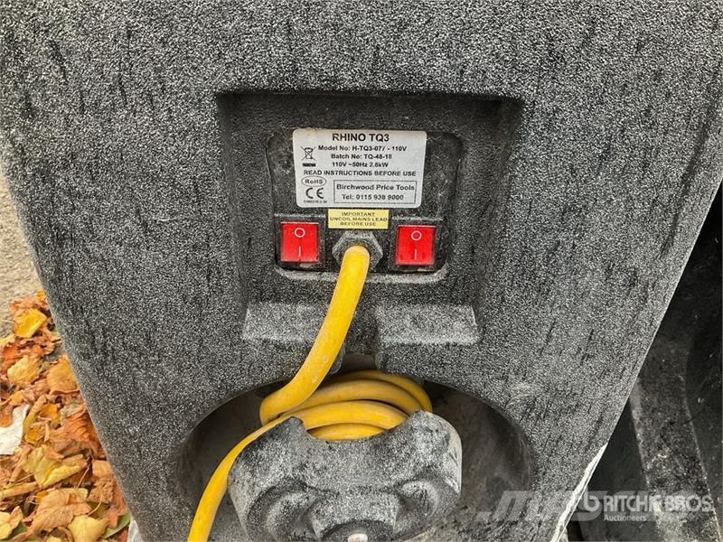 Rhino of (10) Rhino TQ3 Space Heater معدات التسخين والإذابة