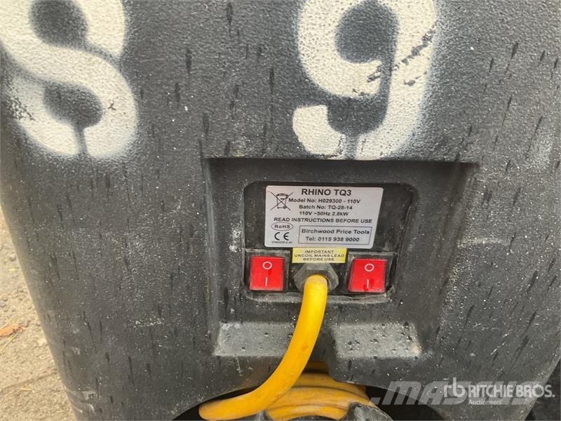 Rhino of (10) Rhino TQ3 Space Heater معدات التسخين والإذابة
