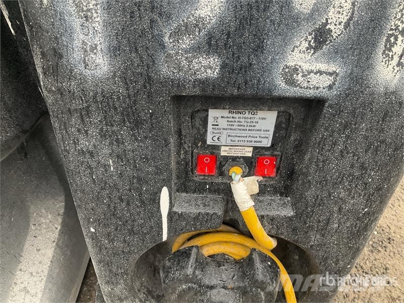 Rhino of (10) Rhino TQ3 Space Heater معدات التسخين والإذابة