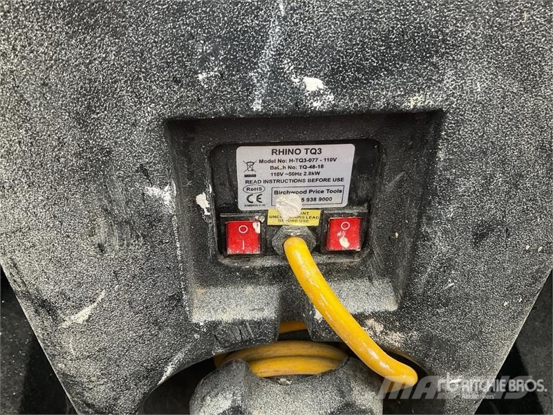 Rhino of (10) Rhino TQ3 Space Heater معدات التسخين والإذابة