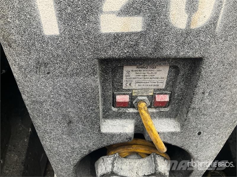 Rhino of (10) Rhino TQ3 Space Heater معدات التسخين والإذابة