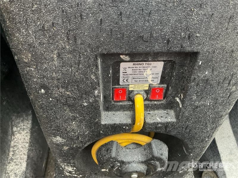 Rhino of (10) Rhino TQ3 Space Heater معدات التسخين والإذابة