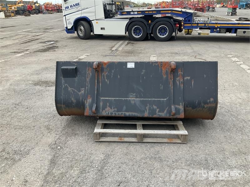 Rhinox 2230 mm Telehandler Bucket دلاء